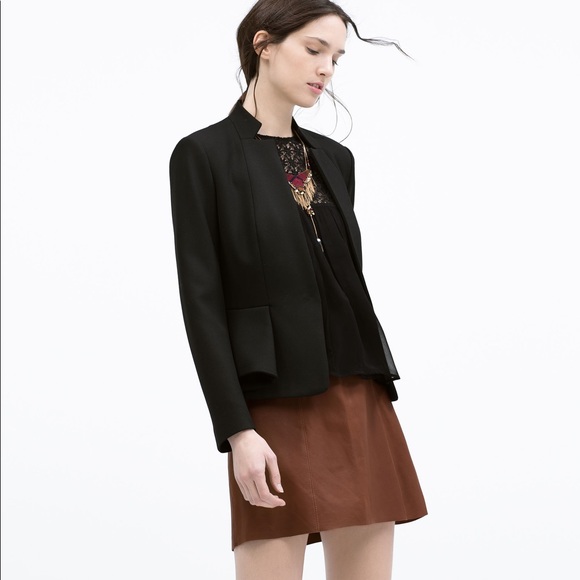 Like new Zara Blazer (size M) wore 2x - Picture 5 of 11